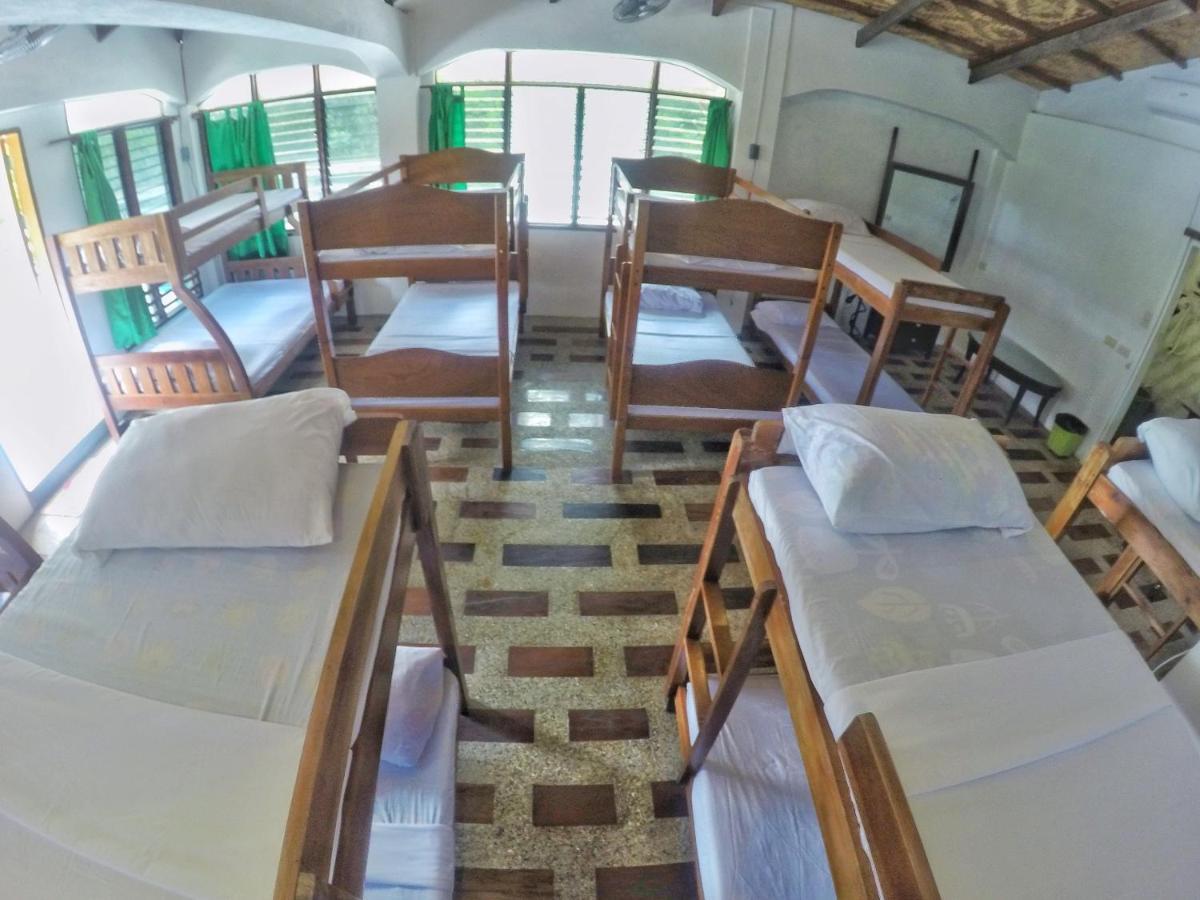 Patrick'S On The Beach Resort General Luna  Exterior foto