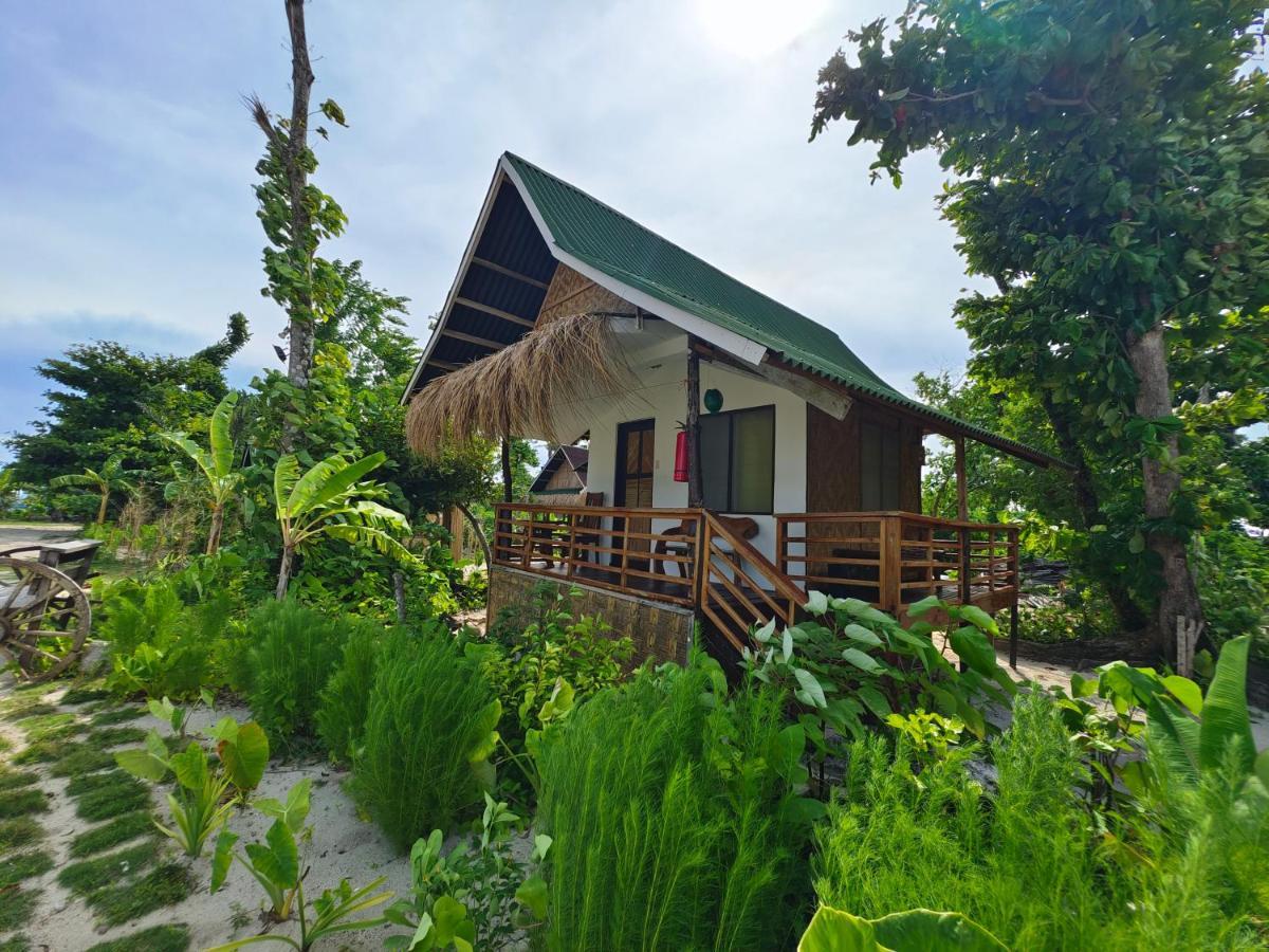 Patrick'S On The Beach Resort General Luna  Exterior foto
